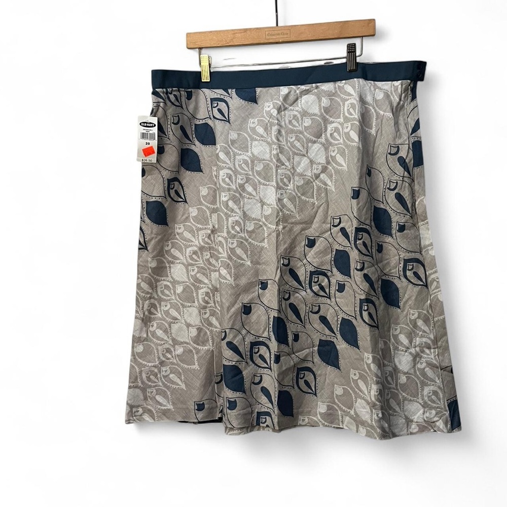 Old Navy Gray Leaf Print A-Line Skirt Y2K just below waist 2005 hipster